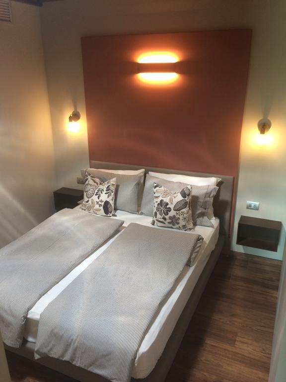 Energaia Apartamento Toscolano Maderno Quarto foto